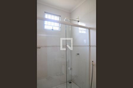 Casa à venda com 190m², 3 quartos e 2 vagas Casa à venda com 190m², 3 quartos e 2 vagasBanheiro da Suíte 2