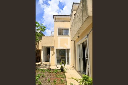 Casa à venda com 190m², 3 quartos e 2 vagas Casa à venda com 190m², 3 quartos e 2 vagasEdícula