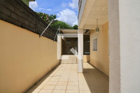 Casa à venda com 190m², 3 quartos e 2 vagas Casa à venda com 190m², 3 quartos e 2 vagasEntrada