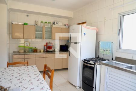 Casa à venda com 190m², 3 quartos e 2 vagas Casa à venda com 190m², 3 quartos e 2 vagasCozinha
