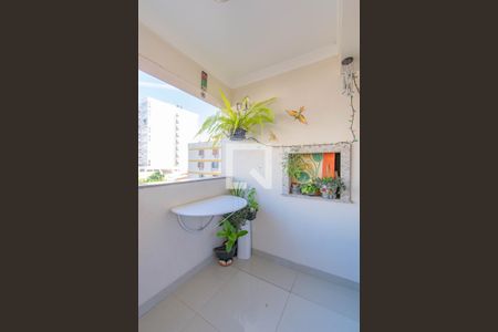 Apartamento à venda com 68m², 2 quartos e 1 vaga Apartamento à venda com 68m², 2 quartos e 1 vagaVaranda