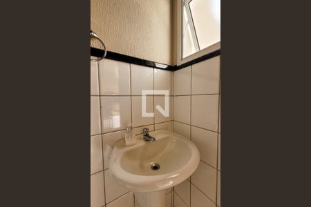 Casa à venda com 398m², 4 quartos e 7 vagasBanheiro de Serviço