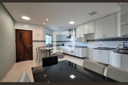 Casa à venda com 398m², 4 quartos e 7 vagasCozinha