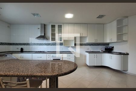 Casa à venda com 398m², 4 quartos e 7 vagasCozinha