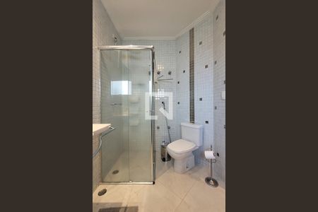 Casa à venda com 398m², 4 quartos e 7 vagasBanheiro da suíte