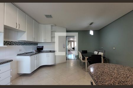 Casa à venda com 398m², 4 quartos e 7 vagasCozinha