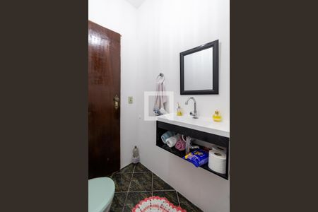 Casa à venda com 350m², 4 quartos e 4 vagasLavabo