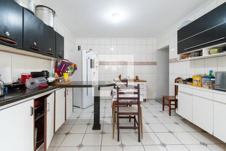 Casa à venda com 350m², 4 quartos e 4 vagasCozinha