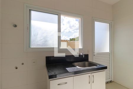 Casa de condomínio à venda com 1200m², 3 quartos e 10 vagasÁrea de serviço