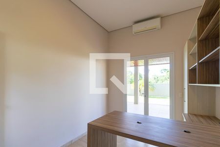 Casa de condomínio à venda com 1200m², 3 quartos e 10 vagasEscritório