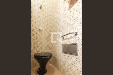 Casa à venda com 199m², 3 quartos e 4 vagas Casa à venda com 199m², 3 quartos e 4 vagasBanheiro