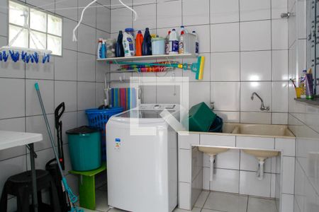 Casa à venda com 90m², 2 quartos e 2 vagas Casa à venda com 90m², 2 quartos e 2 vagasLavanderia