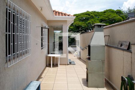 Casa à venda com 90m², 2 quartos e 2 vagas Casa à venda com 90m², 2 quartos e 2 vagasQuintal