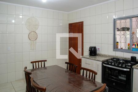 Casa à venda com 90m², 2 quartos e 2 vagas Casa à venda com 90m², 2 quartos e 2 vagasCozinha
