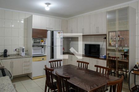 Casa à venda com 90m², 2 quartos e 2 vagas Casa à venda com 90m², 2 quartos e 2 vagasCozinha