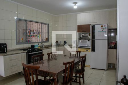 Casa à venda com 90m², 2 quartos e 2 vagas Casa à venda com 90m², 2 quartos e 2 vagasCozinha