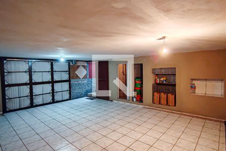 Casa à venda com 180m², 2 quartos e 2 vagas Casa à venda com 180m², 2 quartos e 2 vagasgaragem