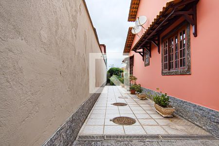 Casa à venda com 180m², 2 quartos e 2 vagas Casa à venda com 180m², 2 quartos e 2 vagasfrente da casa