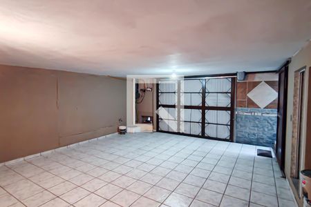 Casa à venda com 180m², 2 quartos e 2 vagas Casa à venda com 180m², 2 quartos e 2 vagasgaragem