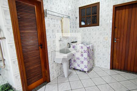 Casa à venda com 180m², 2 quartos e 2 vagas Casa à venda com 180m², 2 quartos e 2 vagasarea de serviço