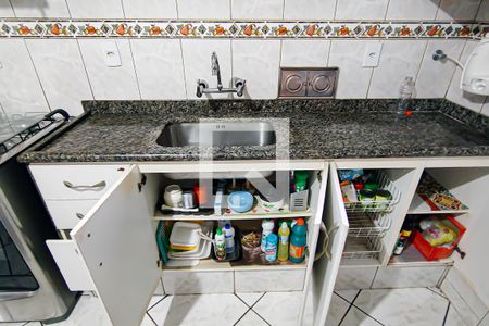 Casa à venda com 180m², 2 quartos e 2 vagas Casa à venda com 180m², 2 quartos e 2 vagascozinha