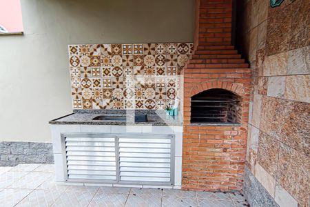 Casa à venda com 180m², 2 quartos e 2 vagas Casa à venda com 180m², 2 quartos e 2 vagasparte de tras da casa