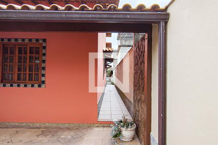 Casa à venda com 180m², 2 quartos e 2 vagas Casa à venda com 180m², 2 quartos e 2 vagasfrente da casa