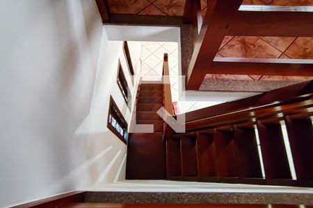 Casa à venda com 180m², 2 quartos e 2 vagas Casa à venda com 180m², 2 quartos e 2 vagasescada