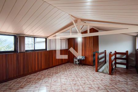 Casa à venda com 180m², 2 quartos e 2 vagas Casa à venda com 180m², 2 quartos e 2 vagascobertura