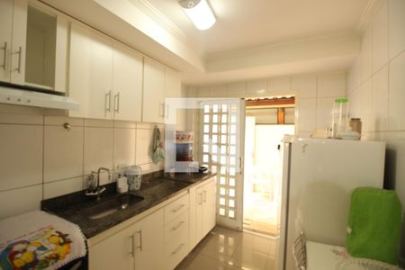 Apartamento à venda com 95m², 2 quartos e 2 vagasCozinha 