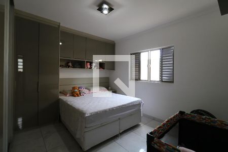 Casa à venda com 157m², 3 quartos e 2 vagasSuíte