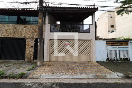 Casa à venda com 157m², 3 quartos e 2 vagasFachada