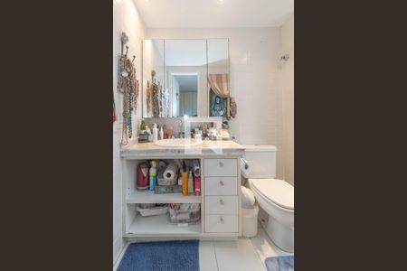 Apartamento à venda com 136m², 2 quartos e 2 vagas Apartamento à venda com 136m², 2 quartos e 2 vagasBanheiro da Suíte 2