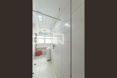 Apartamento à venda com 136m², 2 quartos e 2 vagas Apartamento à venda com 136m², 2 quartos e 2 vagasLavanderia