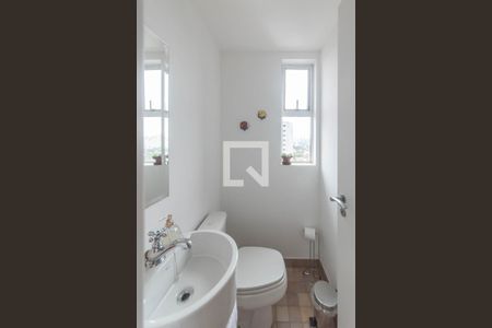 Apartamento à venda com 136m², 2 quartos e 2 vagas Apartamento à venda com 136m², 2 quartos e 2 vagasLavabo 1