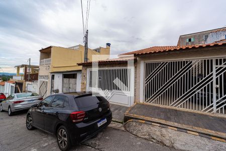Casa à venda com 152m², 3 quartos e 2 vagas Casa à venda com 152m², 3 quartos e 2 vagasFachada