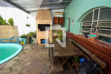 Casa à venda com 290m², 5 quartos e 4 vagas Casa à venda com 290m², 5 quartos e 4 vagasVaranda