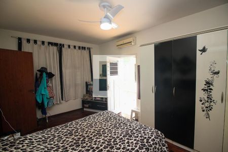 Casa à venda com 290m², 5 quartos e 4 vagas Casa à venda com 290m², 5 quartos e 4 vagasQuarto 1