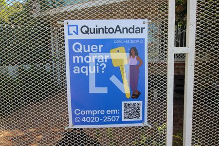 Casa à venda com 290m², 5 quartos e 4 vagas Casa à venda com 290m², 5 quartos e 4 vagasplaquinha