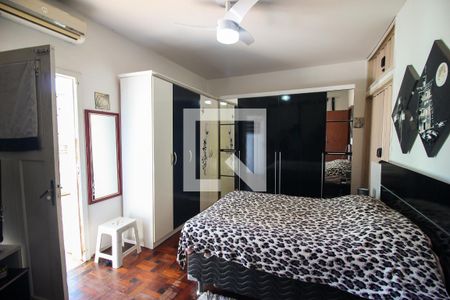 Casa à venda com 290m², 5 quartos e 4 vagas Casa à venda com 290m², 5 quartos e 4 vagasQuarto 1