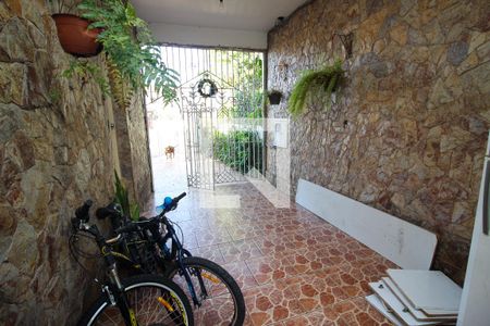 Casa à venda com 290m², 5 quartos e 4 vagas Casa à venda com 290m², 5 quartos e 4 vagasGaragem