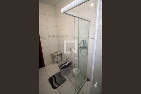 Casa à venda com 290m², 5 quartos e 4 vagas Casa à venda com 290m², 5 quartos e 4 vagasBanheiro