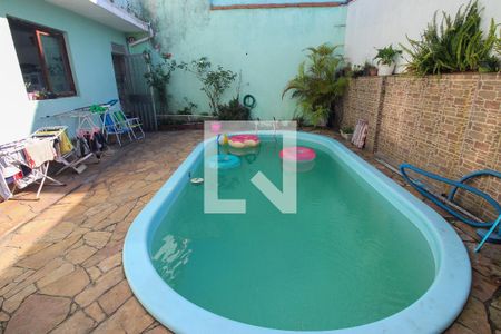 Casa à venda com 290m², 5 quartos e 4 vagas Casa à venda com 290m², 5 quartos e 4 vagasPiscina