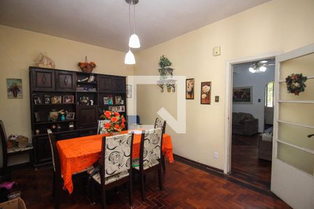 Casa à venda com 290m², 5 quartos e 4 vagas Casa à venda com 290m², 5 quartos e 4 vagasSala de Jantar