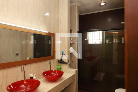 Casa à venda com 330m², 6 quartos e 5 vagasBanheiro 2