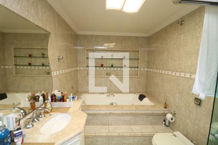 Casa à venda com 100m², 3 quartos e 2 vagasBanheiro da Suít