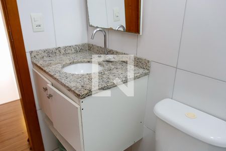 Casa à venda com 76m², 2 quartos e 1 vaga Casa à venda com 76m², 2 quartos e 1 vagaBanheiro