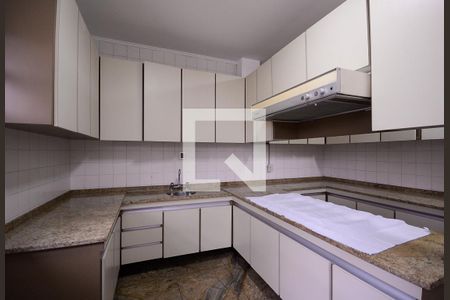 Casa à venda com 333m², 4 quartos e 2 vagas Casa à venda com 333m², 4 quartos e 2 vagasCozinha