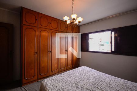 Casa à venda com 333m², 4 quartos e 2 vagas Casa à venda com 333m², 4 quartos e 2 vagasQuarto 2 - Suíte