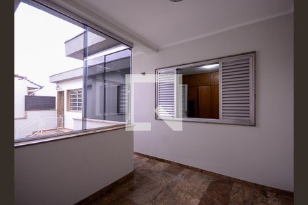 Casa à venda com 333m², 4 quartos e 2 vagas Casa à venda com 333m², 4 quartos e 2 vagasQuarto 3 - Suíte